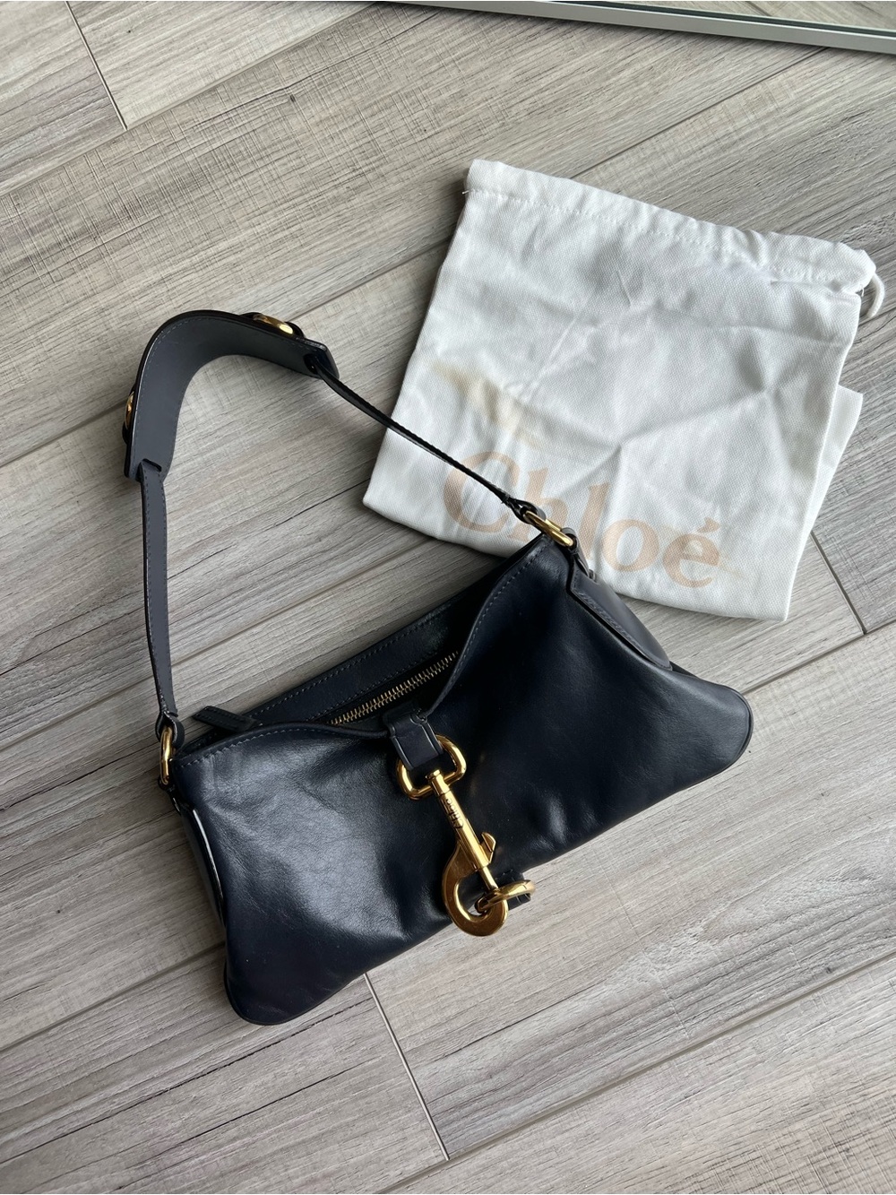 Chloé Kerala 25 Black Leather Shoulder Bag with Gold Hardware